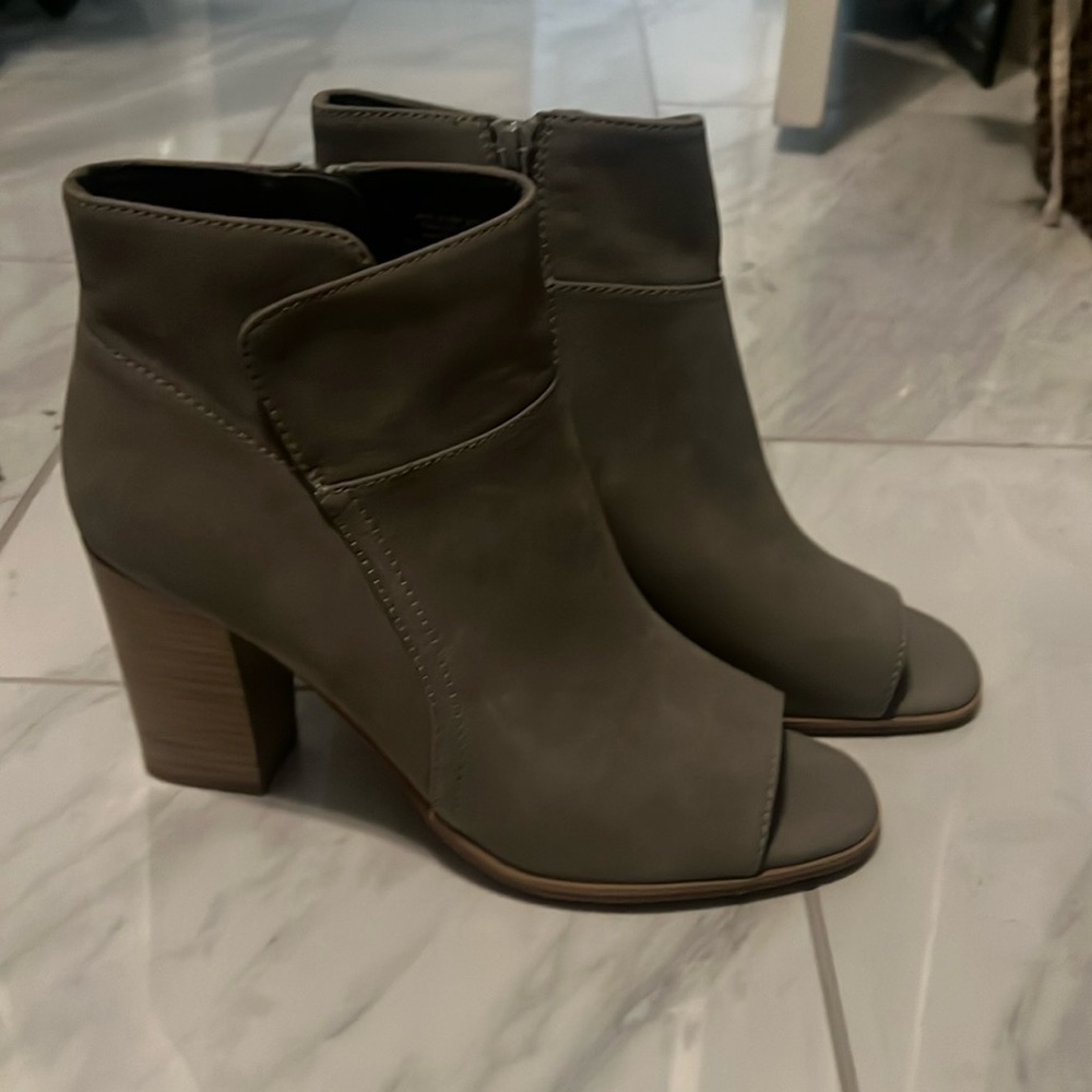BCBG Grey Suede Open Toed Boot Size 8.5